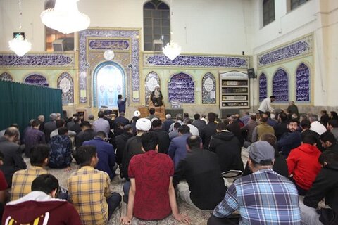 حجت الاسلام والمسلمین غفوری، دیشب، با حضور در جمع نمازگزاران، مسجد چهارمین شهید محراب