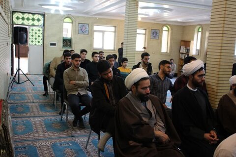 تصاویر/ نشست تبیینی طلاب و روحانیون شهرستان تکاب