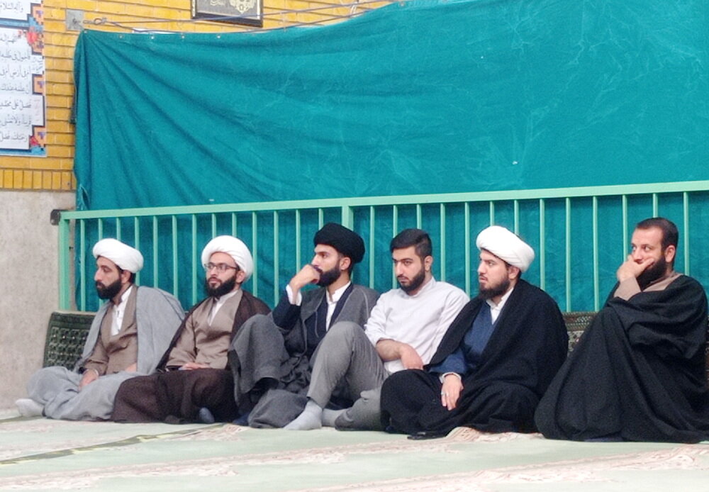 نوجوانان ایذهای را دریابیم / فضا برای حضور روحانیون فراهم است