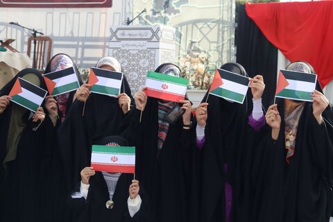 اجتماع بزرگ  نرجسانه‌ای ها در حمایت از مردم غزه