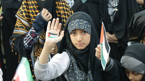 اجتماع بزرگ  نرجسانه‌ای ها در حمایت از مردم غزه