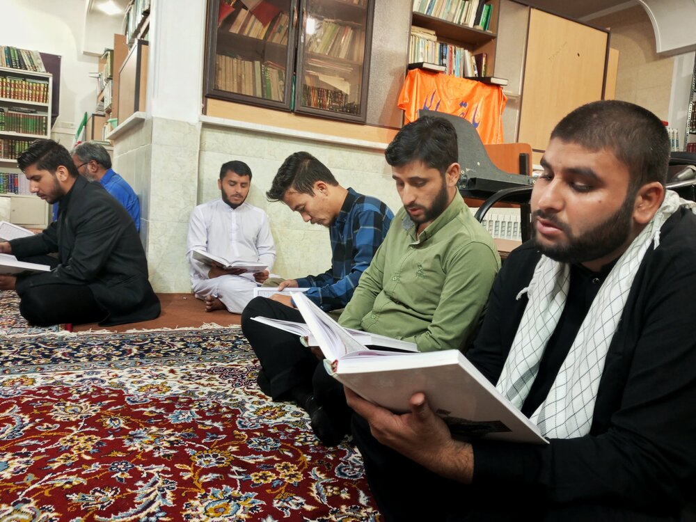 قم المقدسہ مدرسہ امام المتقینؑ میں شہادتِ معصومه قم (س) کی مناسبت سے مجلسِ عزاء کا اہتمام