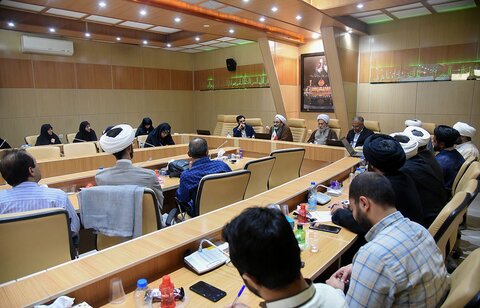 تصاویر|  افتتاحیه دوره تربیت مدرس معارف و اندیشه های اسلامی در کلام رهبری