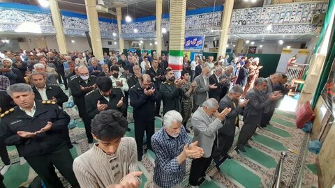 تصاویر اقامه نماز جمعه در الیگودرز