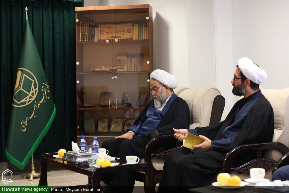 نقش همبستگی مجموعههای دینی، در احیای آثار تمدنی اسلام