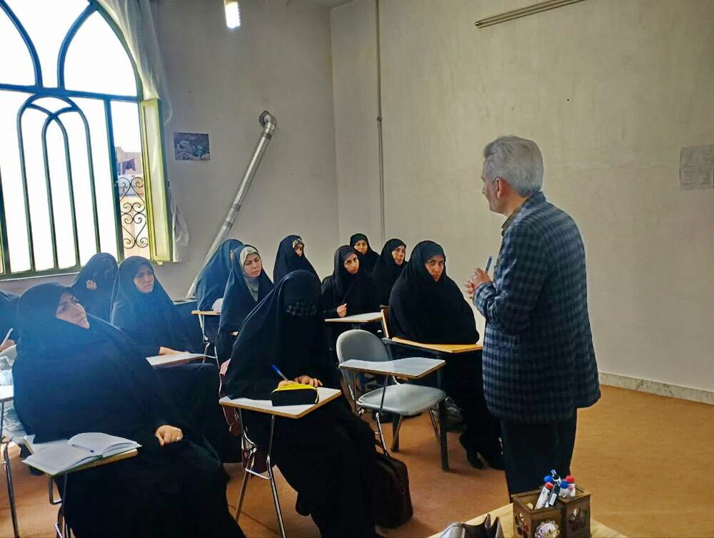 نقش زنان در حفظ سلامت افراد خانواده و جامعه بررسی شد