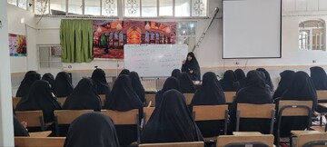 برگزاری محفل اُنس با قرآن کریم در مدرسه علمیه تخصصی ریحانة النبی (س) اراک