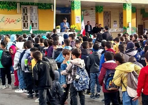 تصاویر/ نواخته شدن زنگ استکبارستیزی ‌در مدارس شهرستان مریوان