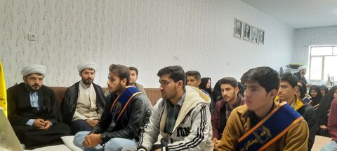 تصاویر/ دیدار مسئولین آموزش و پرورش و تشکل های دانش آموزی شاهین دژ با امام جمعه این شهرستان