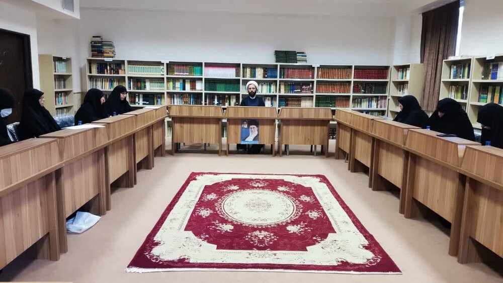 تقویت انگیزه طلاب از اولویتهای مدیران مدارس علمیه خواهران باشد