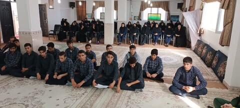 گزارش تصویری/ دیدار دانش آموزان بسیجی با امام جمعه شهرستان سلطانیه