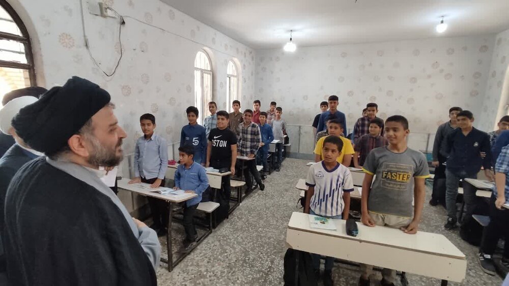 بازدید مدیر حوزه علمیه خوزستان از مدارس محمد امین نوع یک استان خوزستان