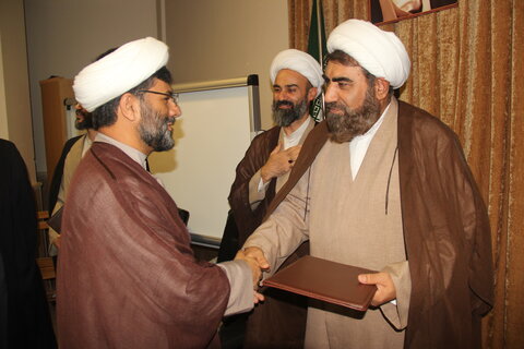تصاویر / دیدار مسئول دفتر سیاسی واجتماعی حوزه های علمیه کشور با مدیر حوزه علمیه استان قزوین
