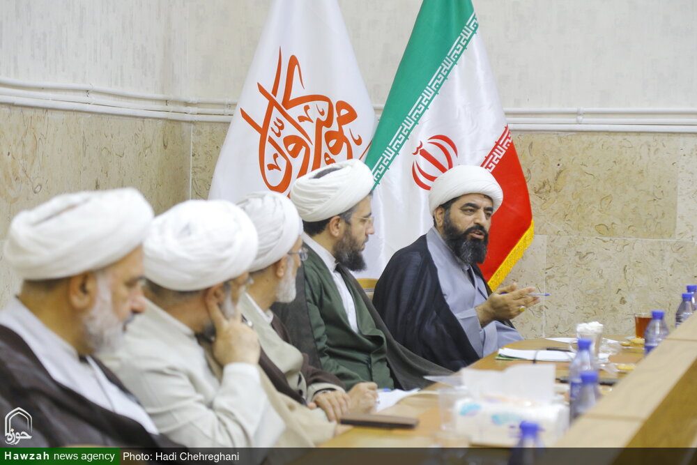 هیچ کرسی شیعه شناسی محض توسط هیچ حوزه شیعی در هیچ دانشگاه معتبر شیعی جهان ایجاد نشده است