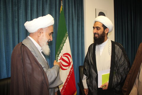 تصاویر / دیدار مسئول دفتر سیاسی واجتماعی حوزه های علمیه کشور با نماینده ولی فقیه در استان قزوین