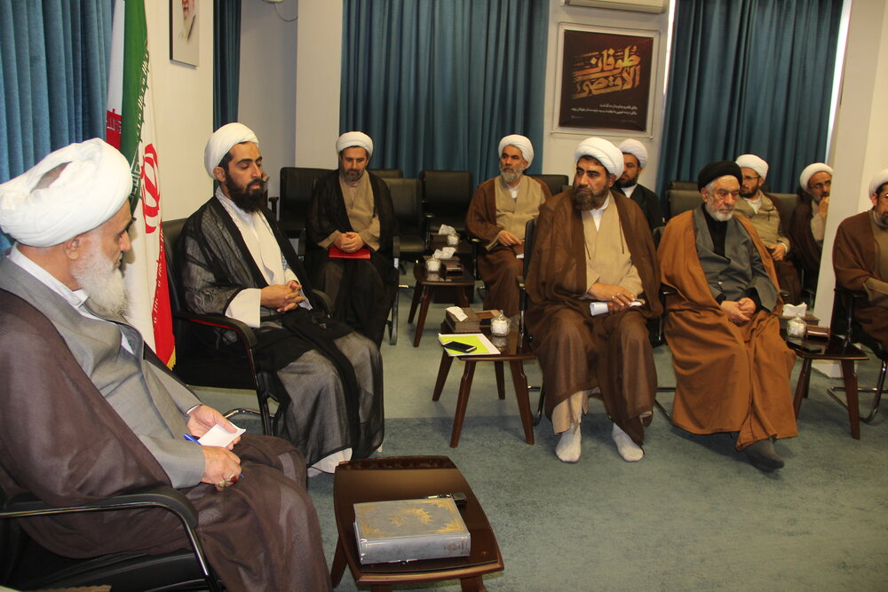 اهمیت حضور فعال و مشارکت در انتخابات در جامعه تبیین شود