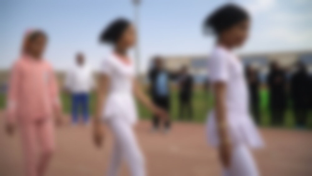 هنجارشکنی در مکان عمومی با پول بیت المال! / دهن کجی به ارزشها در ورزشگاه غدیر