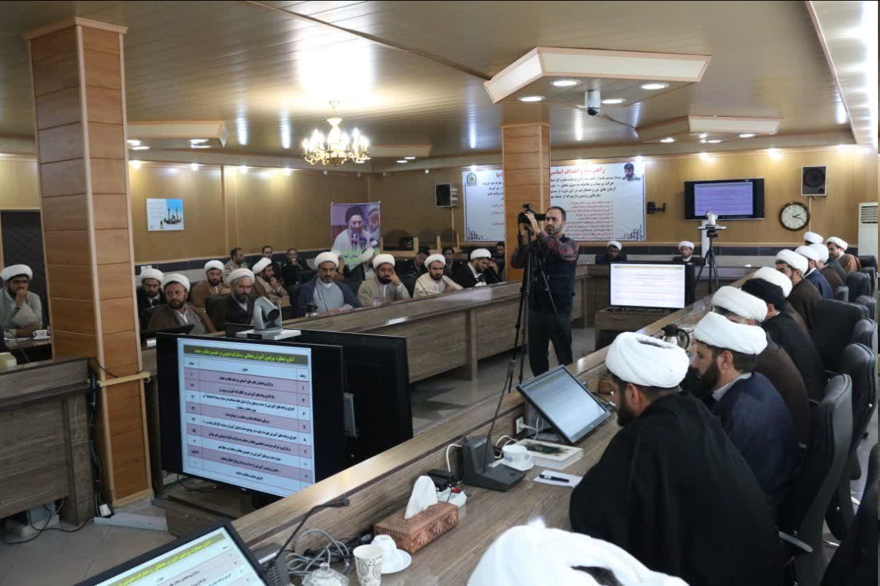 هر اقدامی که مردم را ناامید کند اقدامی آمریکایی، اسرائیلی است