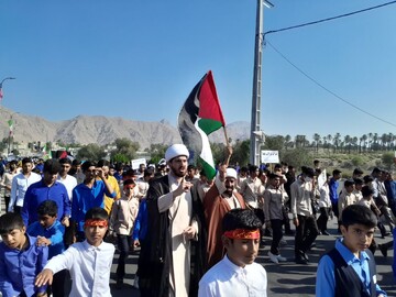 تصاویر/ راهپیمایی ۱۳ آبان در شهرستان حاجی آباد