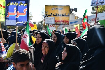 تصاویر/ راهپیمایی مردم شهرستان سلماس در ۱۳ آبان