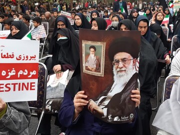 تصاویر/ مراسم راهپیمایی ۱۳ آبان در کاشان