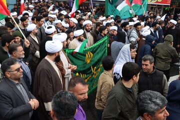 راهپیمایی ۱۳ آبان اتمام حجتی با سردمداران جنایت پیشه و ایادی جیره خوار آنان بود