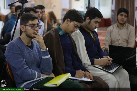 بالصور/ إقامة ورشة تخصصي حول معرفة اليهود في مدرسة ولي العصر (عج) العلمية بمدينة قم المقدسة