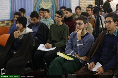 بالصور/ إقامة ورشة تخصصي حول معرفة اليهود في مدرسة ولي العصر (عج) العلمية بمدينة قم المقدسة