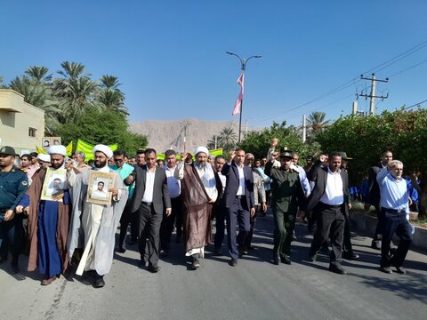 تصاویر/ راهپیمایی ۱۳ آبان در شهرستان حاجی آباد