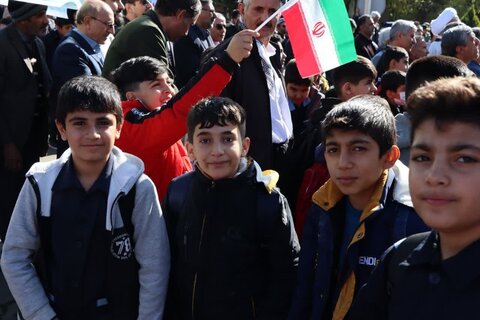 تصاویر/ حضور پرشور مردم در راهپیمایی 13 آبان شهرستان تکاب