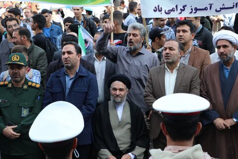 تصاویر راهپیمایی مردم بروجرد لرستان در یوم الله ۱۳ آبان