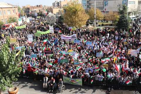 تصاویر/ حضور پرشور مردم در راهپیمایی ۱۳ آبان شهرستان ارومیه
