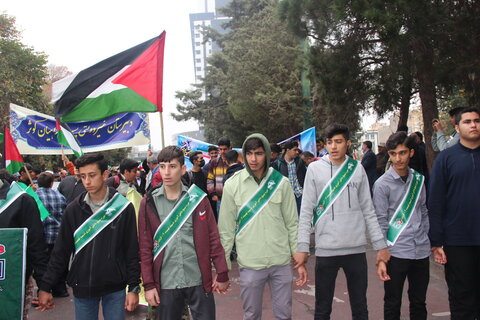 تصاویر / راهپیمایی روز 13 آبان در قزوین