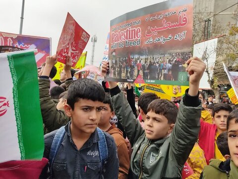 تصاویر/ راهپیمایی ۱۳ آبان در پیرانشهر