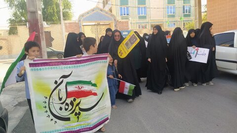 طلاب مدرسه علمیه فاطمة الزهرا س کنگان در راهپیمایی 13 آبان