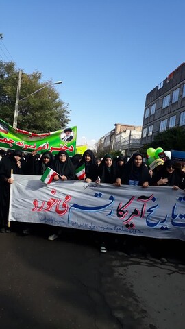 تصاویر/ راهپیمایی طلاب حوزه عملیه خواهران بناب در ۱۳ آبان