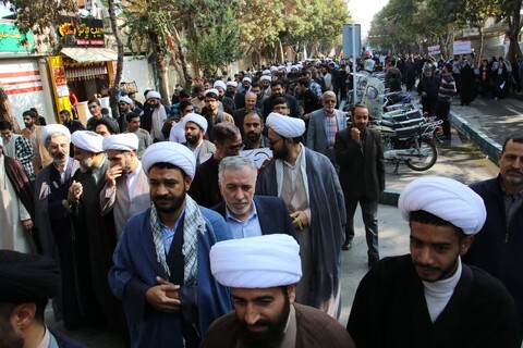 تصاویر/ حضور طلاب و روحانیون در راهپیمایی 13 آبان اصفهان