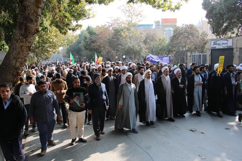 تصاویر/ حضور طلاب و روحانیون در راهپیمایی 13 آبان اصفهان