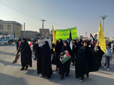 حضور طلاب مدرسه علمیه ریحانة النبی اهرم در راهپیمایی امروز