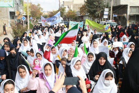 تصاویر/ راهپیمایی یوم الله ۱۳ آبان در خرمدره