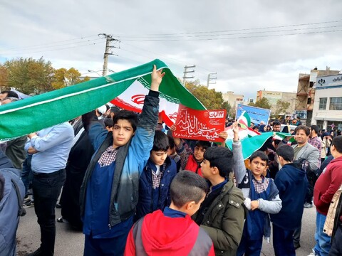 تصاویر/ راهپیمایی یوم الله ۱۳ آبان در خرمدره
