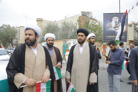 تصاویر / حضور طلاب و فضلای حوزه علمیه قم در مراسم گرامیداشت روز 13 آبان