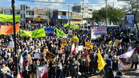 تصاویر حضور باشکوه مردم الیگودرز در راهپیمایی یوم الله ۱۳ آبان