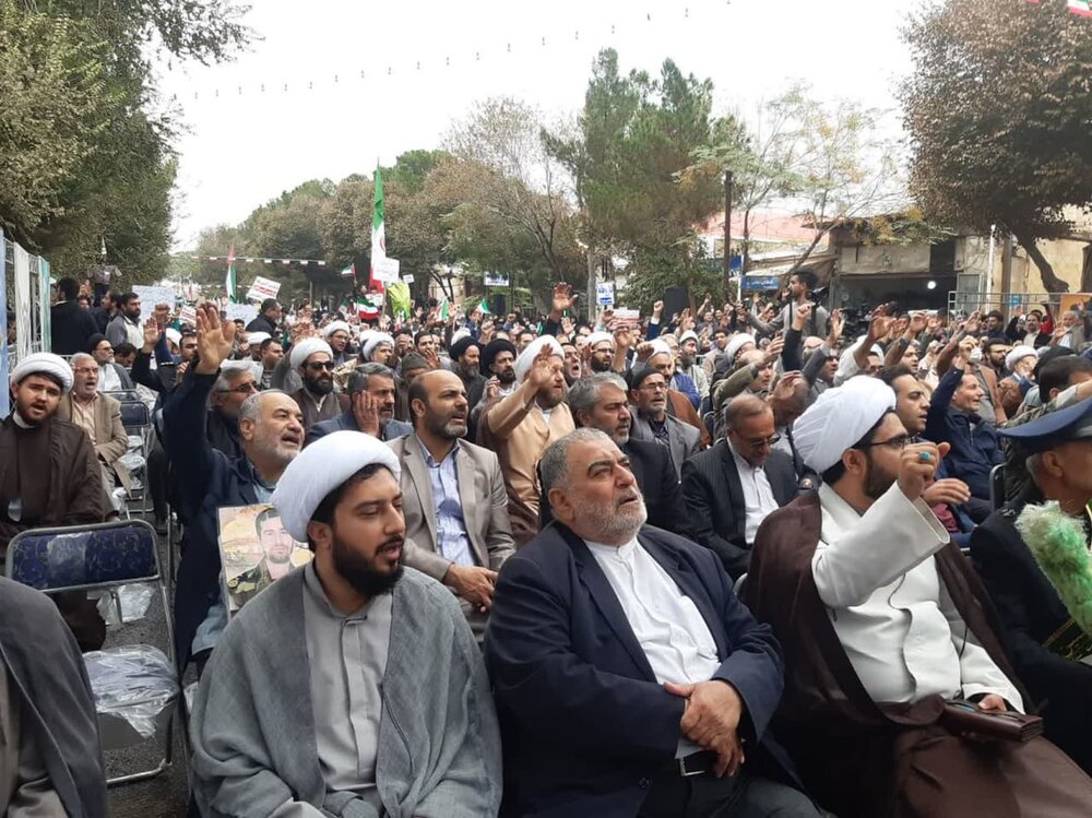 راهپیمایی ۱۳ آبان در کاشان برگزار شد + عکس