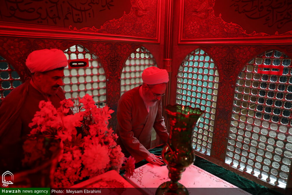 آیین غبارروبی و عطر افشانی حرم مطهر حضرت موسی مبرقع (ع) برگزار شد -  خبرگزاری حوزه