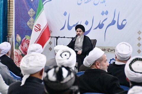 بالصور/ إقامة مؤتمر لعلماء أهل السنة على مستوى محافظات غرب إيران في مدينة أرومية