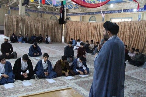 برگزاری برنامه توجیهی «معارف نماز» در مدرسه علمیه برازجان