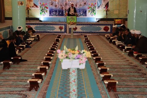 تصاویر/ محفل در محضر قرآن کریم با تلاوت قاریان ممتاز شهرستان تکاب