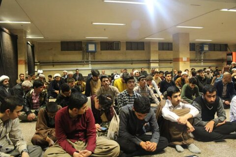 تصاویر/ یادواره شهدای امنیت و برگزاری کلاس بصیرتی در مدرسه علمیه قروه