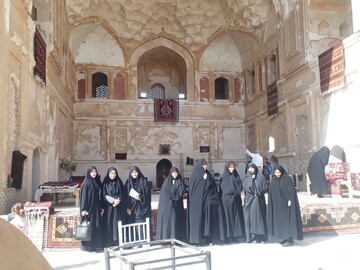 تصاویر / همایش بانوان در انارستان ایران در ساوه